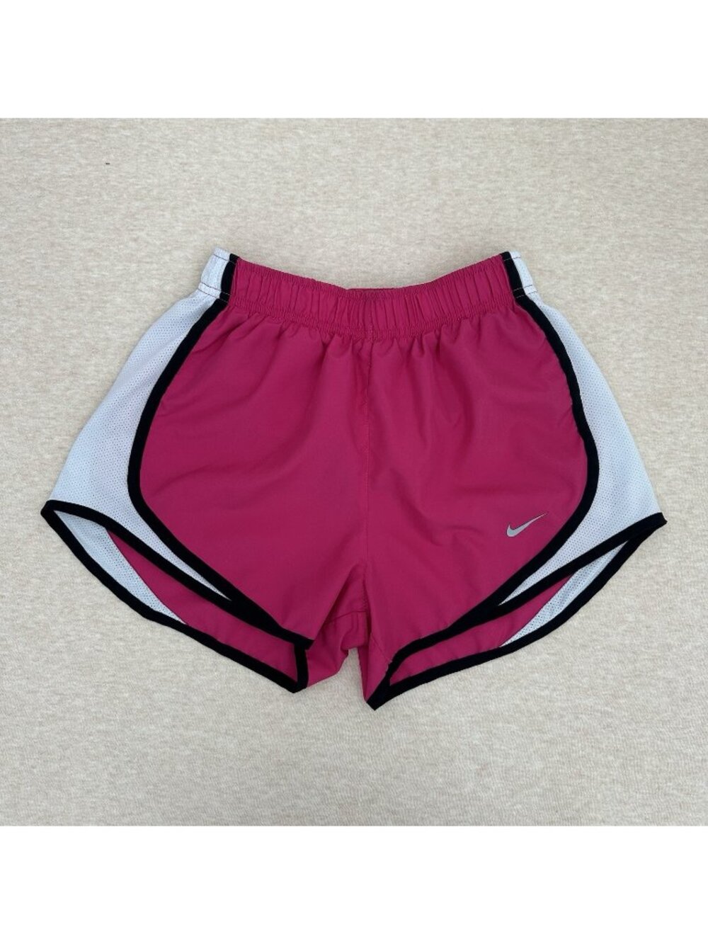 Nike Dri-Fit Women’s Size XS Pink Midi Rise Trim Athletic Running Shorts